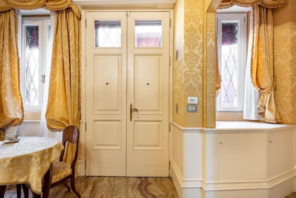 Ground Floor Luxe Historic Studio City Centre Apartman Bologna Kültér fotó